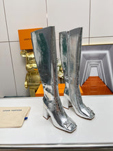 Load image into Gallery viewer, Louis Vuitton Shake High Boots