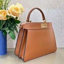 Load image into Gallery viewer, Fendi Peekaboo Medium iseeu Bag