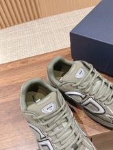 Load image into Gallery viewer, Christian Dior Men B30 Sneaker