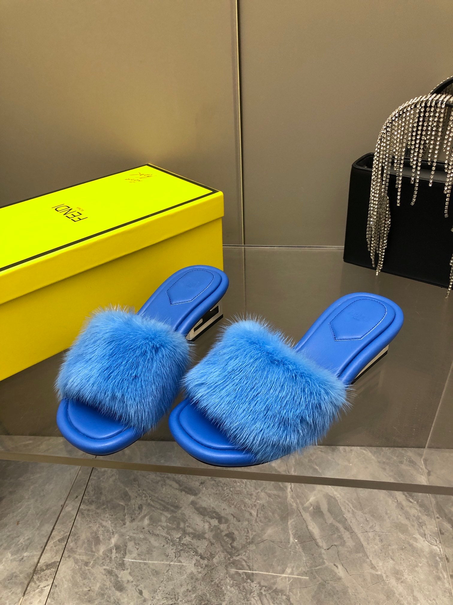 FENDI BAGUETTE SLIDES IN COFFEE BROWN LAMBSKIN main image 0
