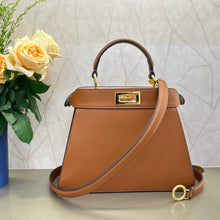 Load image into Gallery viewer, Fendi Peekaboo Medium iseeu Bag
