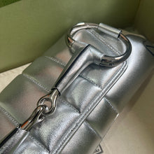 Load image into Gallery viewer, Gucci Horsebit Chain Medium Shoulder Bag