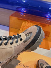 Load image into Gallery viewer, Louis Vuitton Laureate Platform Desert Boots