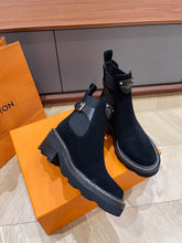 Load image into Gallery viewer, Louis Vuitton Beaubourg Ankle Boots