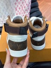 Load image into Gallery viewer, Louis Vuitton Rivoli Sneakers
