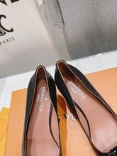 Load image into Gallery viewer, Louis Vuitton Blossom Pump