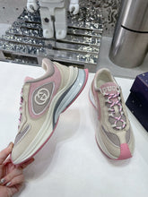 Load image into Gallery viewer, Gucci Run Sneakers