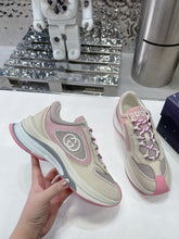 Load image into Gallery viewer, Gucci Run Sneakers
