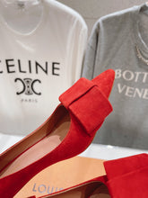 Load image into Gallery viewer, Louis Vuitton Blossom Pump