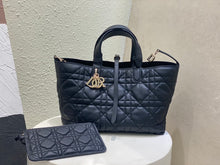 Load image into Gallery viewer, Christian Dior Medium Toujours Bag