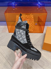 Load image into Gallery viewer, Louis Vuitton Laureate Platform Desert Boots