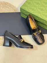 Load image into Gallery viewer, Gucci interlocking G Mid Heel Pump