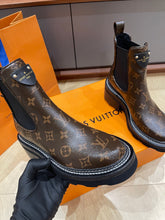 Load image into Gallery viewer, Louis Vuitton Beaubourg Ankle Boots