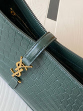 Load image into Gallery viewer, YSL Le 5 A 7 Hobo Bag