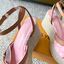 Load image into Gallery viewer, Louis Vuitton Helio's Wedge Sandals