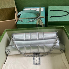 Load image into Gallery viewer, Gucci Horsebit Chain Medium Shoulder Bag