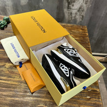 Load image into Gallery viewer, Louis Vuitton Remix Neo Run Away Sneakers