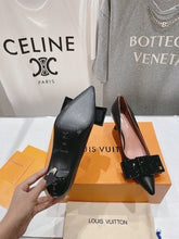 Load image into Gallery viewer, Louis Vuitton Blossom Pump