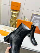 Load image into Gallery viewer, Louis Vuitton Shake Ankle Boots