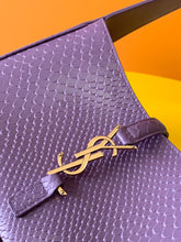 Load image into Gallery viewer, YSL Le 5 A 7 Hobo Bag