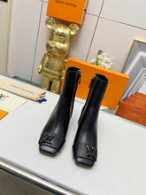 Load image into Gallery viewer, Louis Vuitton Shake Ankle Boots