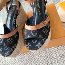 Load image into Gallery viewer, Louis Vuitton Helio's Wedge Sandals