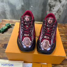 Load image into Gallery viewer, Louis Vuitton Discovery Lace Up Sneakers