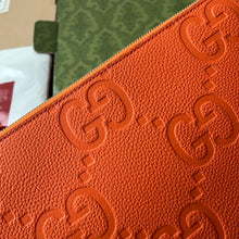 Load image into Gallery viewer, Gucci Jumbo GG Medium Messenger Bag