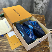 Load image into Gallery viewer, Louis Vuitton Discovery Lace Up Sneakers