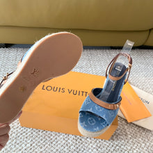 Load image into Gallery viewer, Louis Vuitton Helio's Wedge Sandals