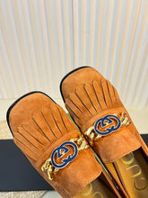 Load image into Gallery viewer, Gucci interlocking G Mid Heel Pump