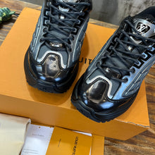 Load image into Gallery viewer, Louis Vuitton Discovery Lace Up Sneakers