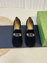 Load image into Gallery viewer, Gucci interlocking G Mid Heel Pump