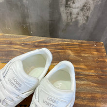 Load image into Gallery viewer, Louis Vuitton Groovy Platform Sneakers