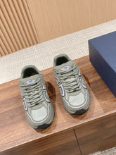 Load image into Gallery viewer, Christian Dior Men B30 Sneaker