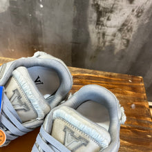 Load image into Gallery viewer, Louis Vuitton Trainer Sneakers