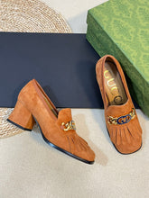 Load image into Gallery viewer, Gucci interlocking G Mid Heel Pump