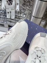 Load image into Gallery viewer, Gucci Run Sneakers