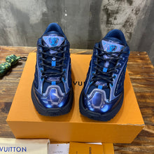 Load image into Gallery viewer, Louis Vuitton Discovery Lace Up Sneakers
