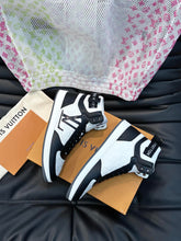 Load image into Gallery viewer, Louis Vuitton Rivoli Sneakers