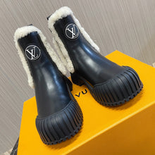 Load image into Gallery viewer, Louis Vuitton Ruby Flat Ranger Boots