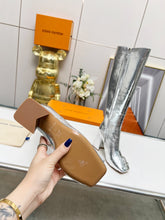 Load image into Gallery viewer, Louis Vuitton Shake High Boots