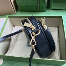 Load image into Gallery viewer, Gucci Interlocking G Mini Heart Shoulder Bag