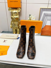 Load image into Gallery viewer, Louis Vuitton Shake Ankle Boots