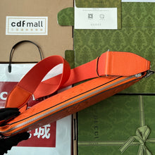 Load image into Gallery viewer, Gucci Jumbo GG Medium Messenger Bag