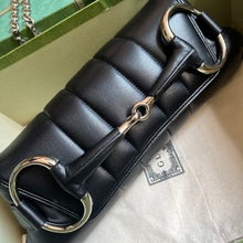 Load image into Gallery viewer, Gucci Horsebit Chain Medium Shoulder Bag