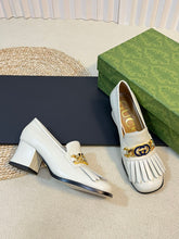 Load image into Gallery viewer, Gucci interlocking G Mid Heel Pump