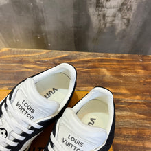 Load image into Gallery viewer, Louis Vuitton Groovy Platform Sneakers