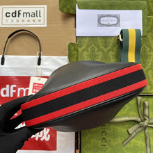 Load image into Gallery viewer, Gucci Attache Small Shoulder Bag