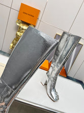 Load image into Gallery viewer, Louis Vuitton Shake High Boots